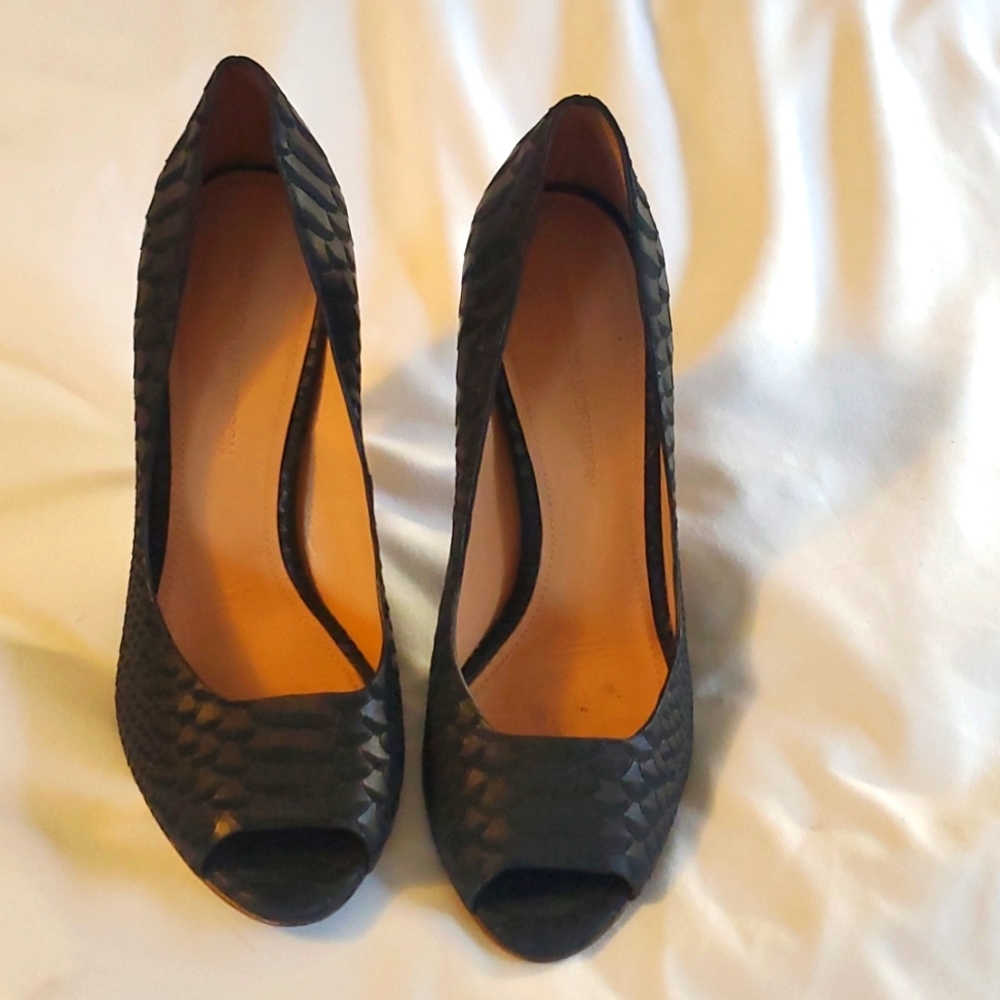 Sigerson Morrison Kitty 2 Snakeskin Embossed Dark Green Leather Peep Toe Pumps